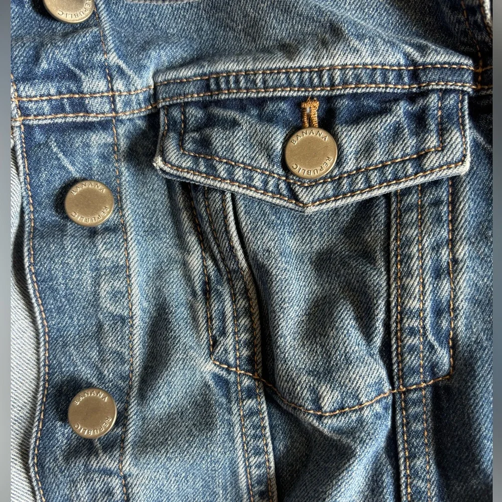 Women’s Banana Republic Jean jacket - Picture 2 of 5